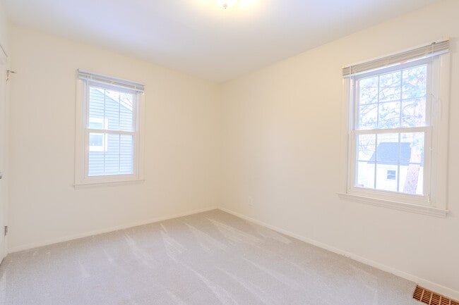 Building Photo - 6825 Xerxes Ave S