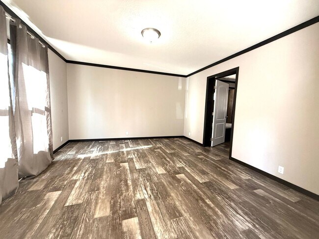 Building Photo - 3 bed 2 bath Mountain Living home!