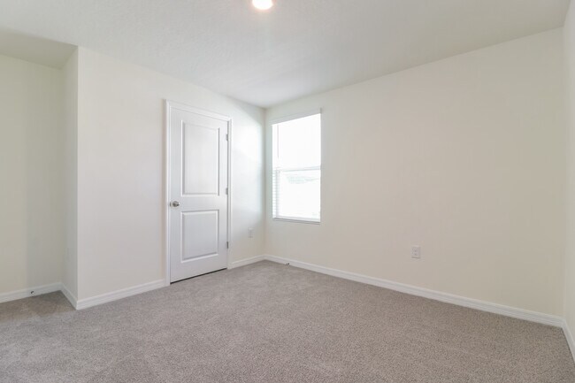 Building Photo - 36483 Spanish Rose Dr, Dade City, FL