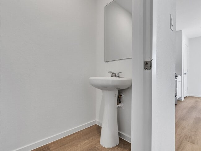 Building Photo - 18711 Sunset Horizon Dr