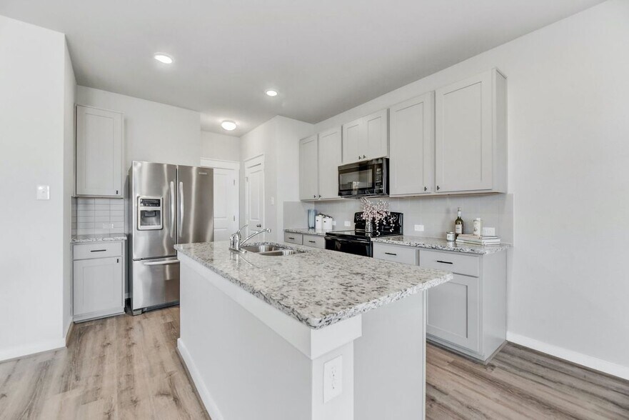 Building Photo - 252 Fieldwood Dr