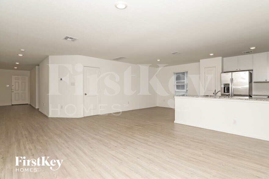 Building Photo - 7242 Plow Run