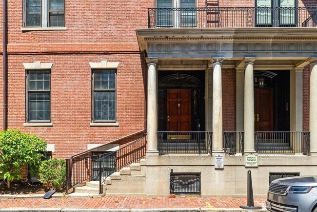 Building Photo - 2 Otis Pl