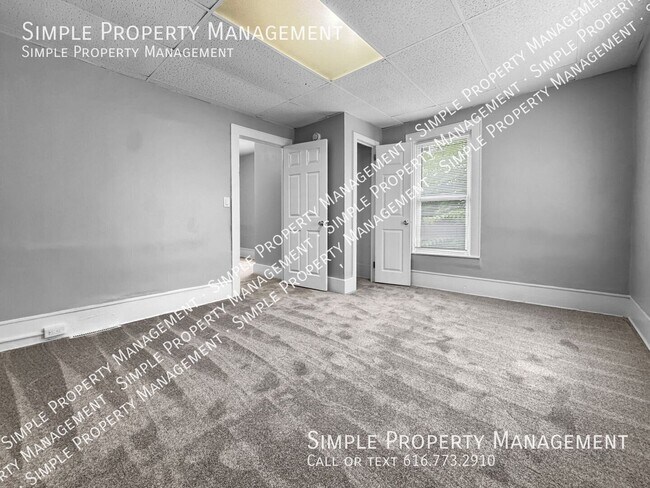 Building Photo - 1548 Coit Ave NE