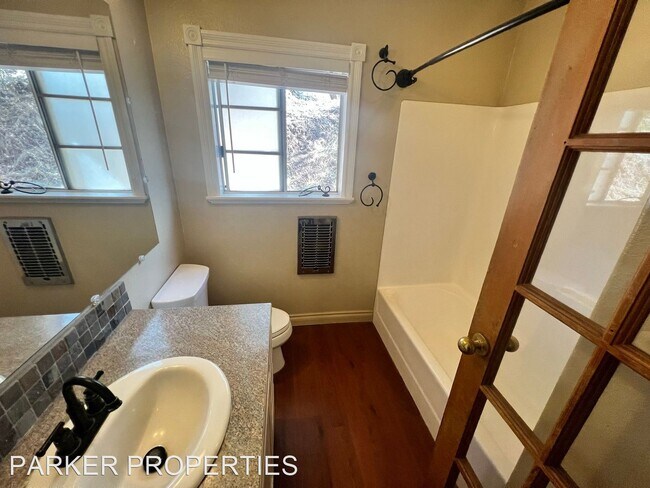 Building Photo - 3 br, 3 bath House - 1937 Lilac Ln