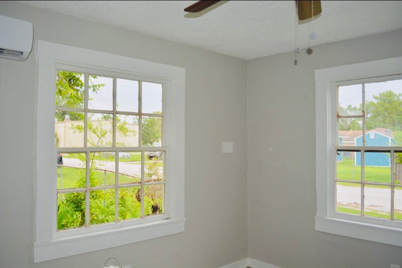 Building Photo - 1501 Nashby St
