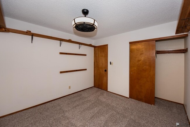 Building Photo - 3460 E Sombra Ln