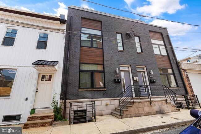 Building Photo - 2309 E Oakdale St