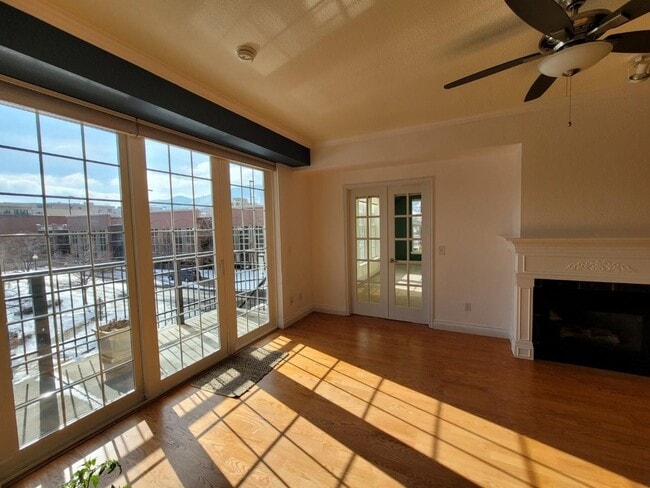 Building Photo - 2 Bed 2 Bath High-End Condo in Downtown Go...