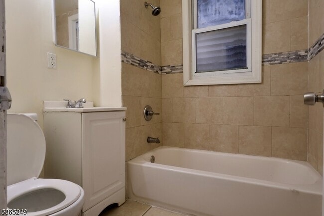 Building Photo - 16 N 5th St