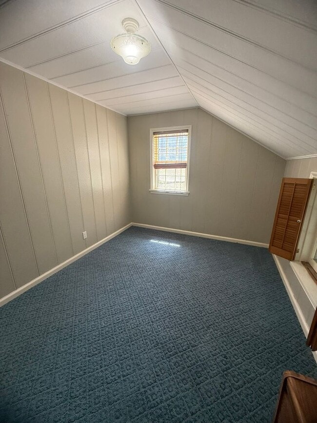 Building Photo - 9 Elkhorn Ln