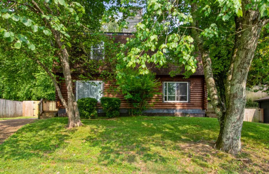 Building Photo - 129 Needles Ct