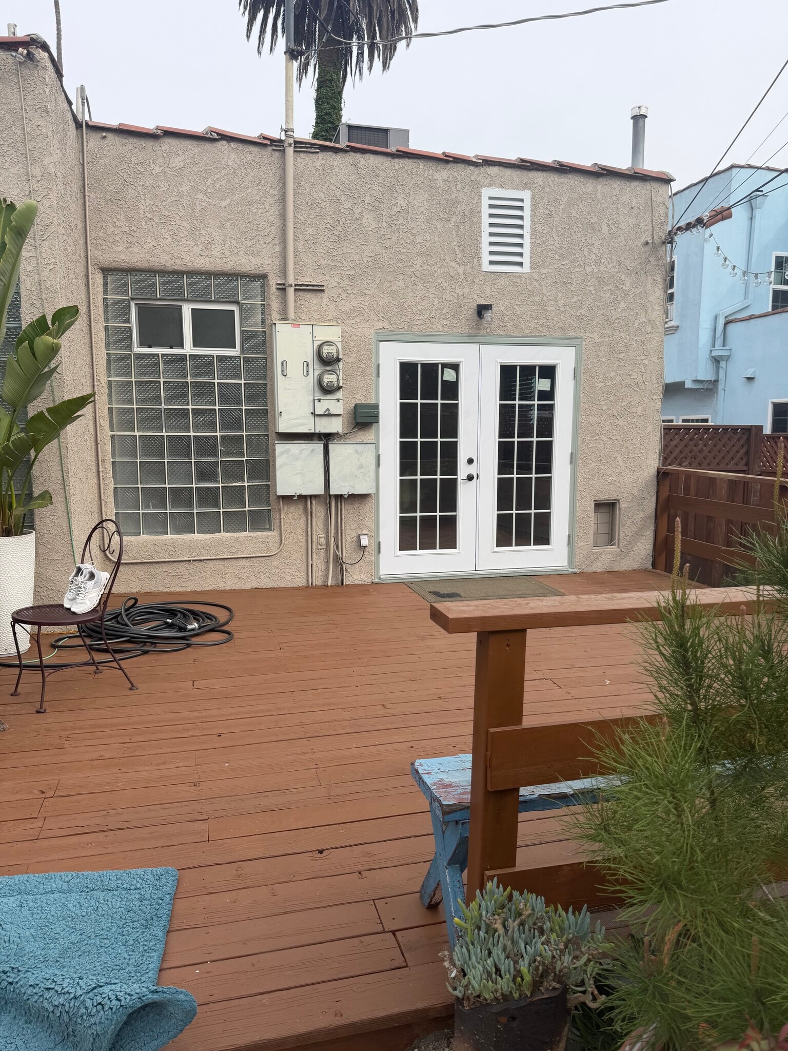 back deck (shared) - 1063 S Citrus Ave
