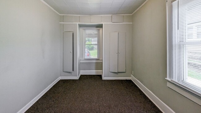 Building Photo - PRELEASING for AUGUST! Close to Campus; In-Unit Washer and Dryer
