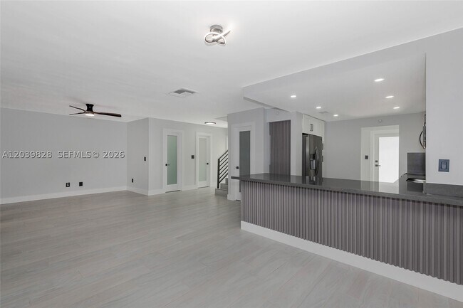 Building Photo - 6653 SW 140th Ave