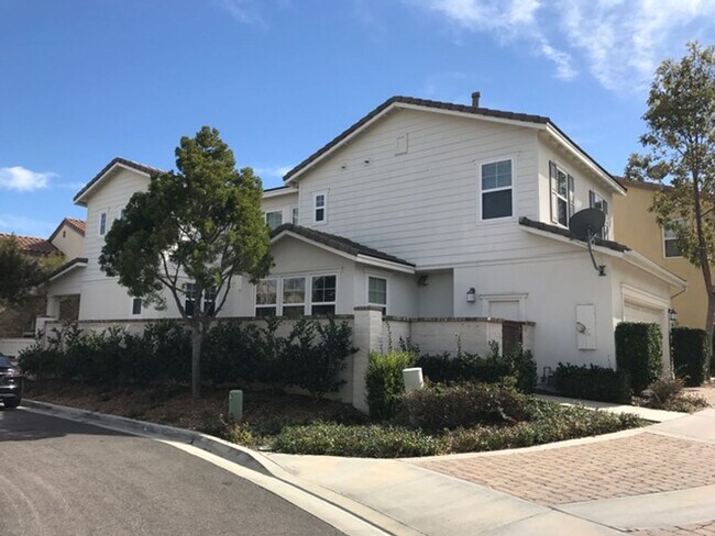 Building Photo - COASTAL LIVING IN A COUNTRY CLUB ENVIRONMENT.