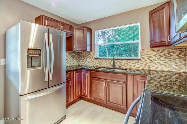 Building Photo - 6255 Randia Dr