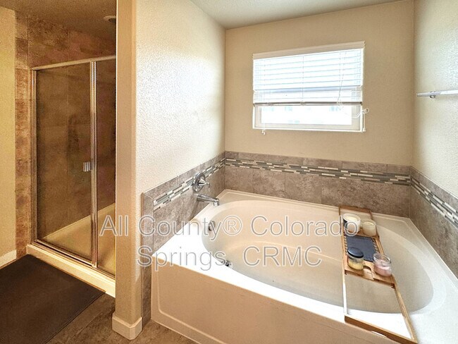 Building Photo - 8456 Hardwood Cir