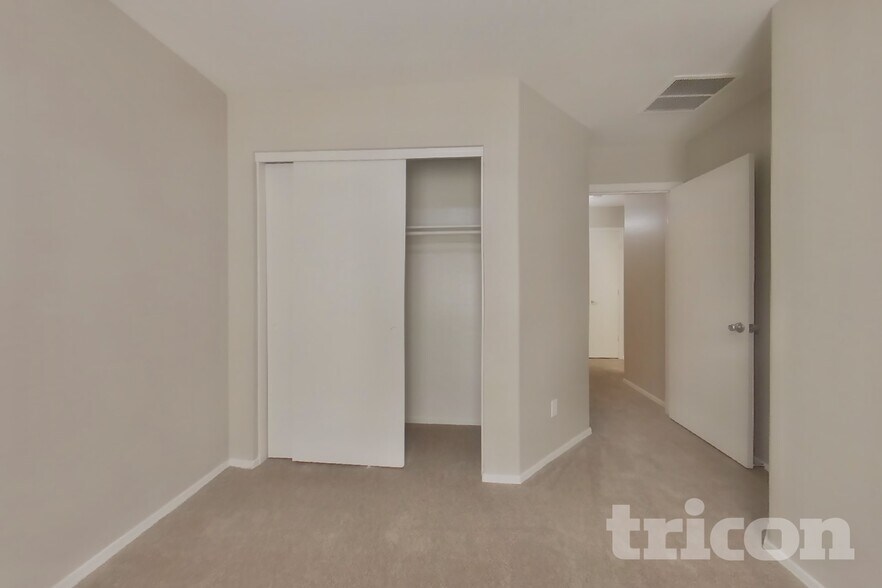 Building Photo - 8520 W Sonora St