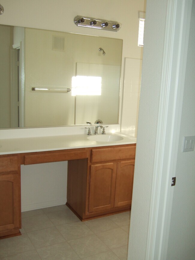 Building Photo - 297 Island Way