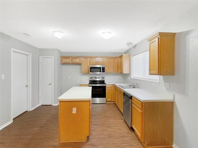 Building Photo - 303 Quail Meadows Ln