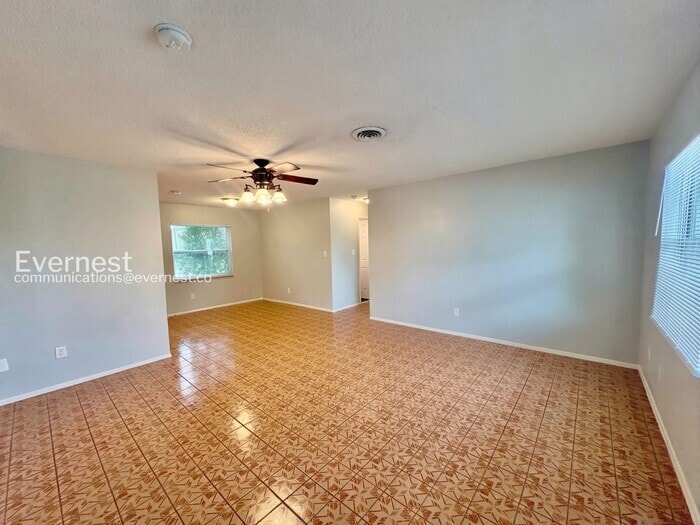 Building Photo - 742 Park Manor Dr