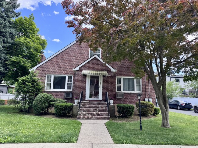 Building Photo - 816 Kingsland Ln