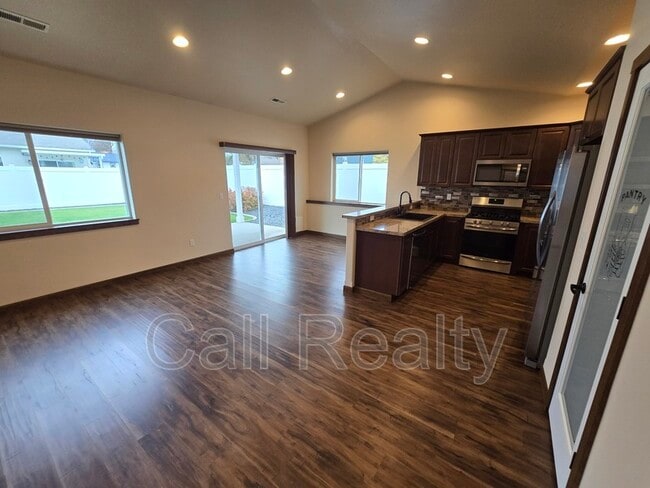 Building Photo - 4414 E Fairview Ave