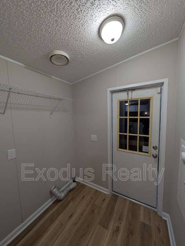 Building Photo - 45 Castle Wood