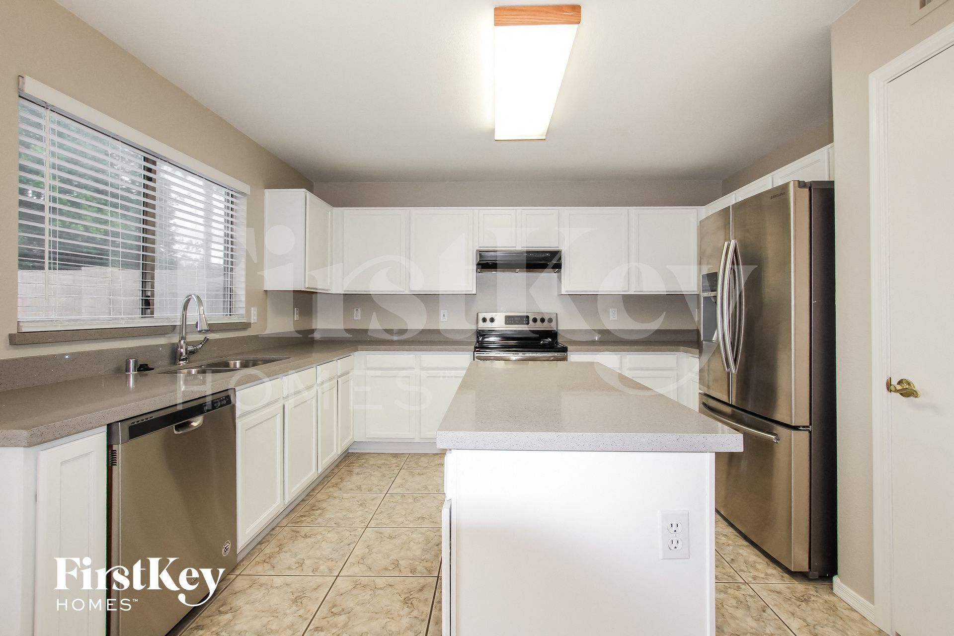 Building Photo - 8564 W Sunnyslope Ln