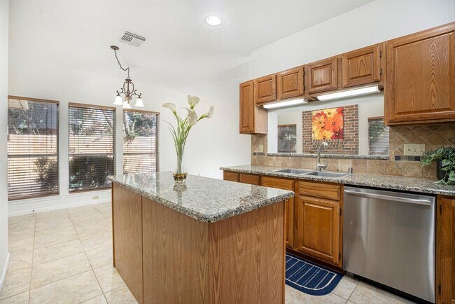 Building Photo - 14531 Sun Harbor Dr