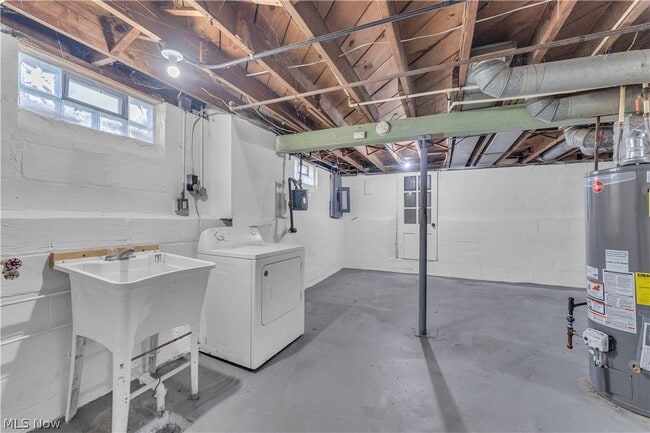 Building Photo - 5461 Clement Ave