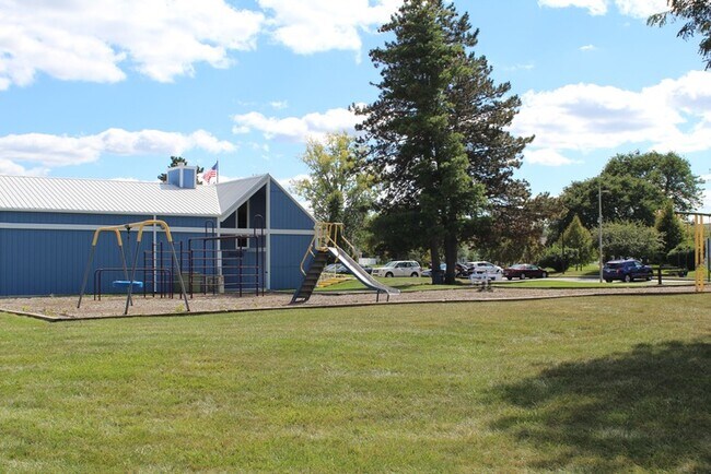 Building Photo - 42169 Gladwin St