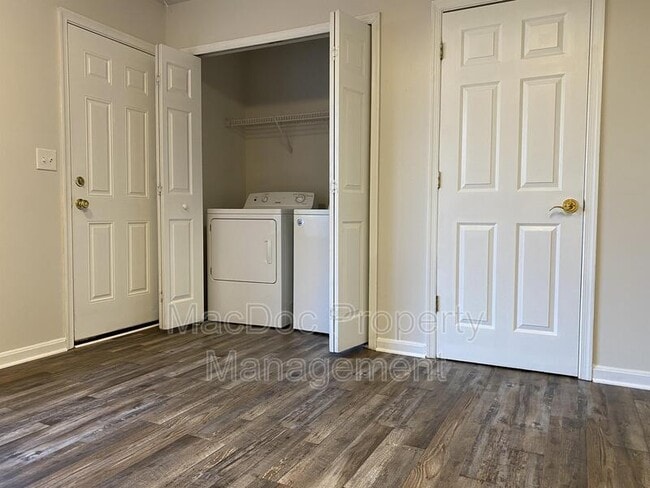 Building Photo - 9609 Coventry Creek Dr