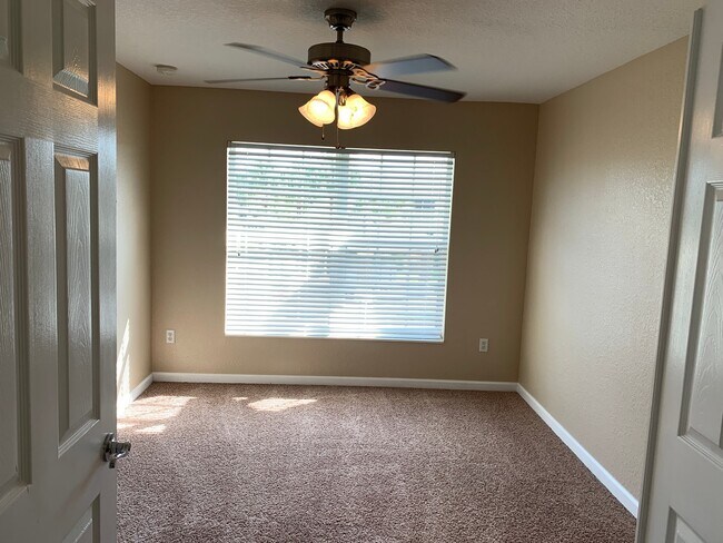 Building Photo - 5022 Maxon Terrace