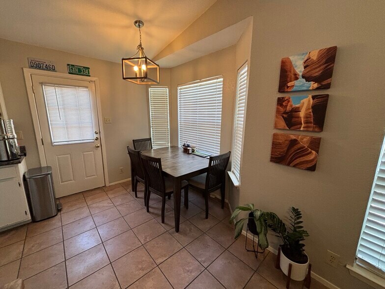 Dining Area - 9601 Nightjar Dr