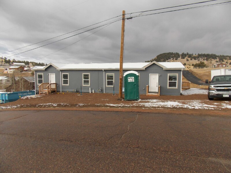 Building Photo - 302 W El Paso Ave