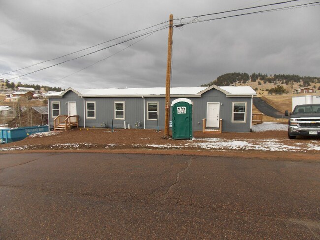 Building Photo - 302 W El Paso Ave