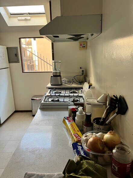 Building Photo - 1733 La Loma Ave