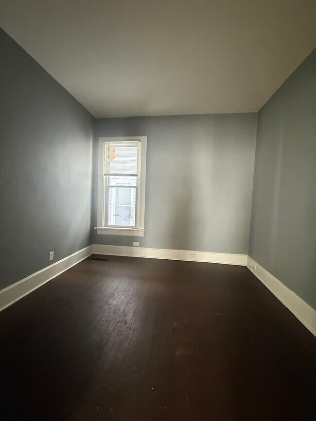 Building Photo - 51 James St