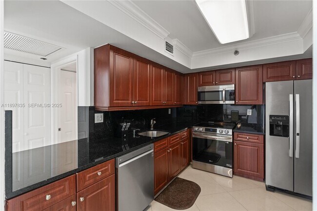 Building Photo - 19101 NE 36th Pl