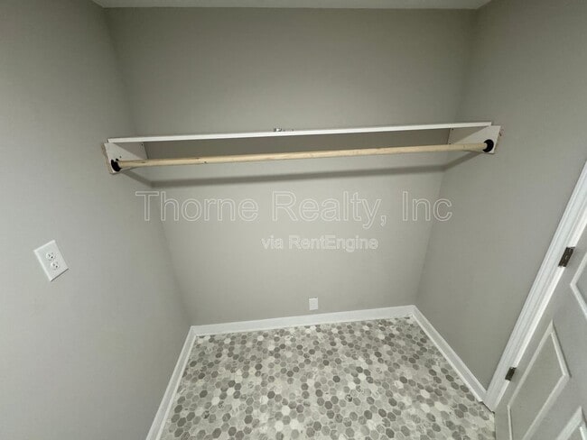 Building Photo - 817 Belleview Ave