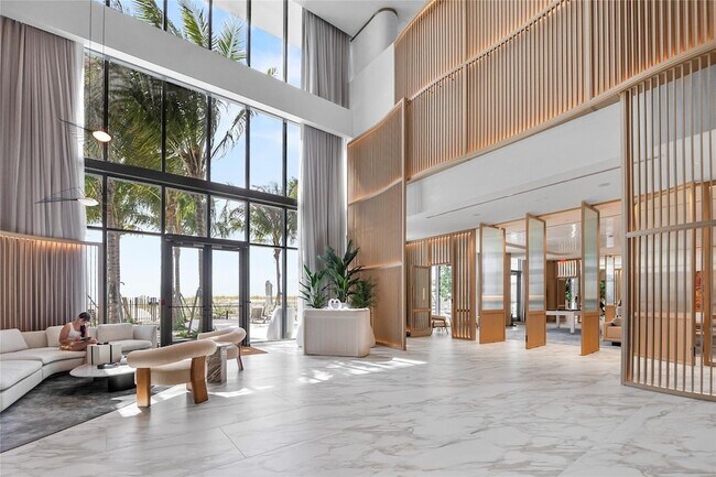 Building Photo - 900 N Ocean Blvd