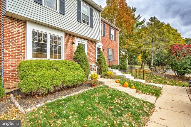 Building Photo - 301 Cherokee Cir