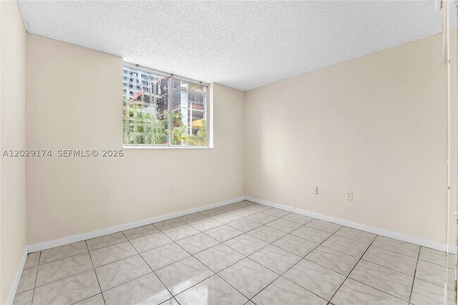 Building Photo - 210 SW 11th St