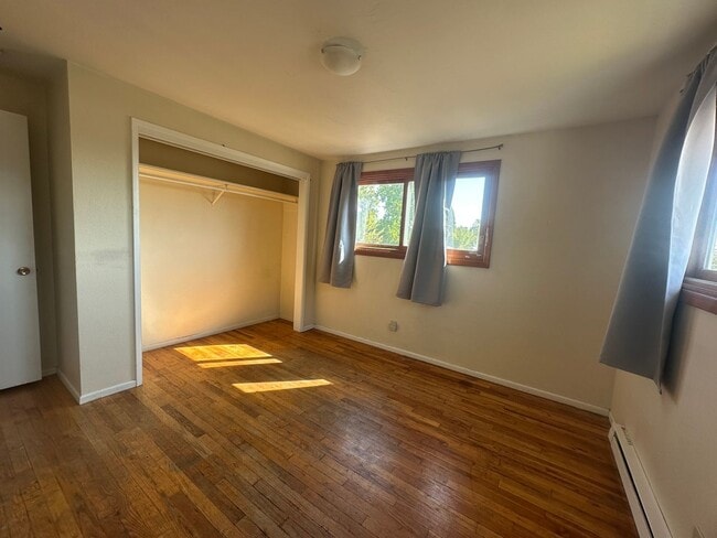 Building Photo - $200 discount for first month rent