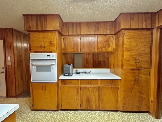 Building Photo - 626 N Resident St