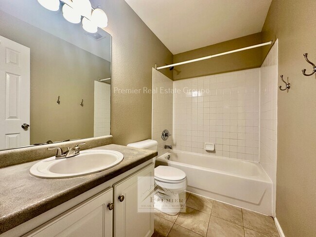 Building Photo - 4394 Gunbarrel Dr