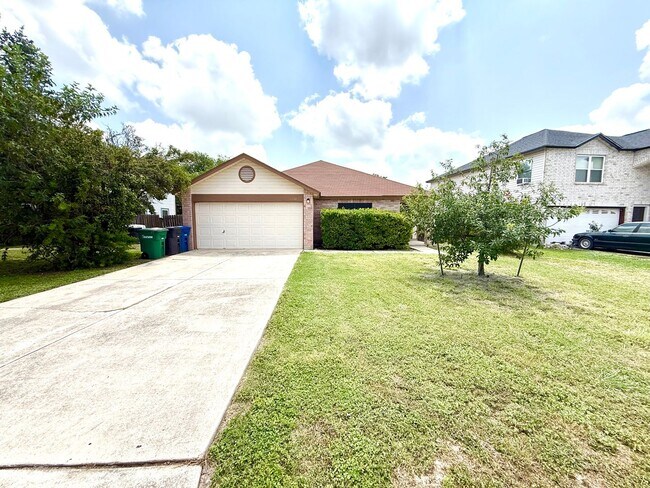 Building Photo - **APPLICATION RECEIVED** *MOVE IN SPECIAL* Beautiful 3 Bedroom Home with Granite Countertops & La...