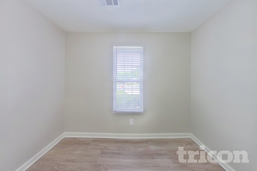 Building Photo - 6603 Cedar Cliff Dr